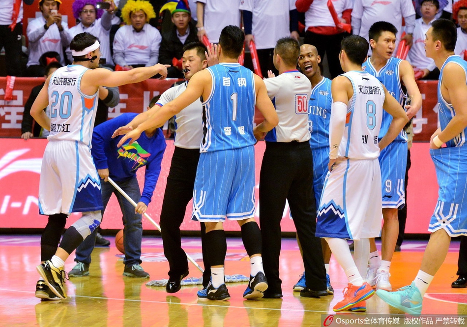 李根将与孙悦马布里重聚！回顾三人北京首钢时期合照