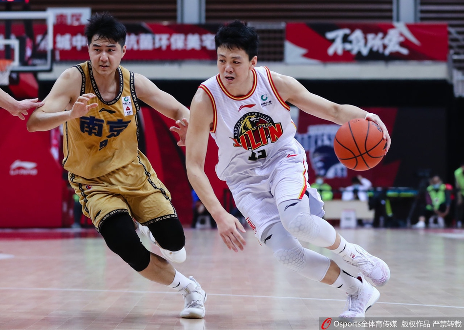 CBA第34轮:同曦125-122吉林