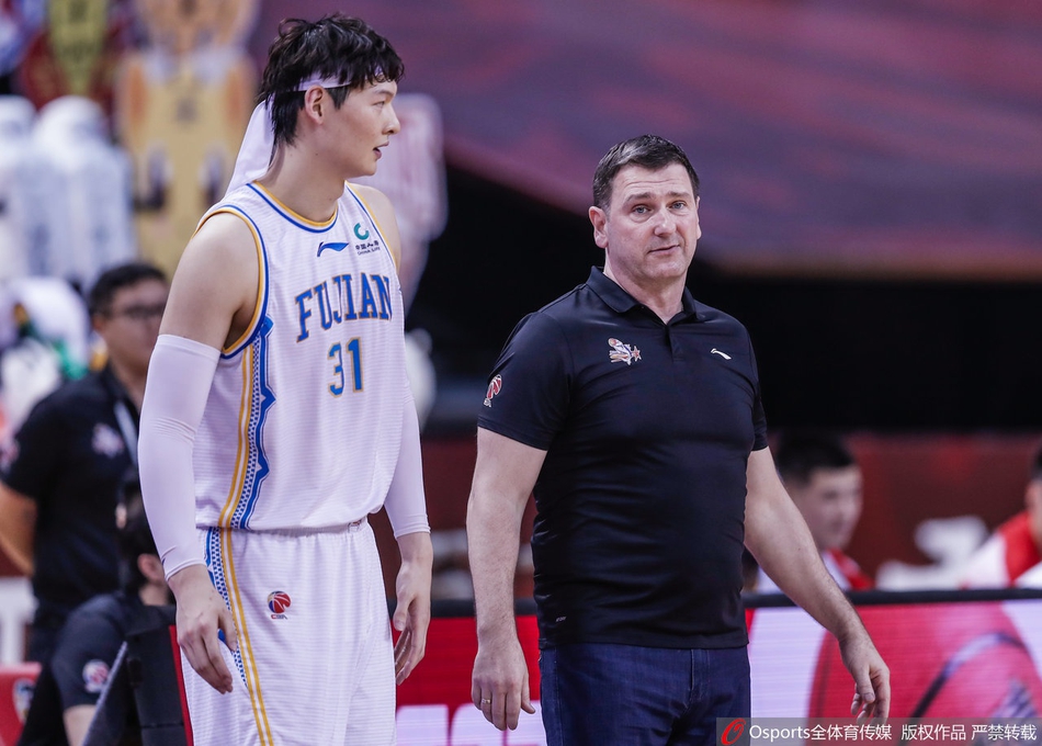 CBA复赛：福建106-101新疆