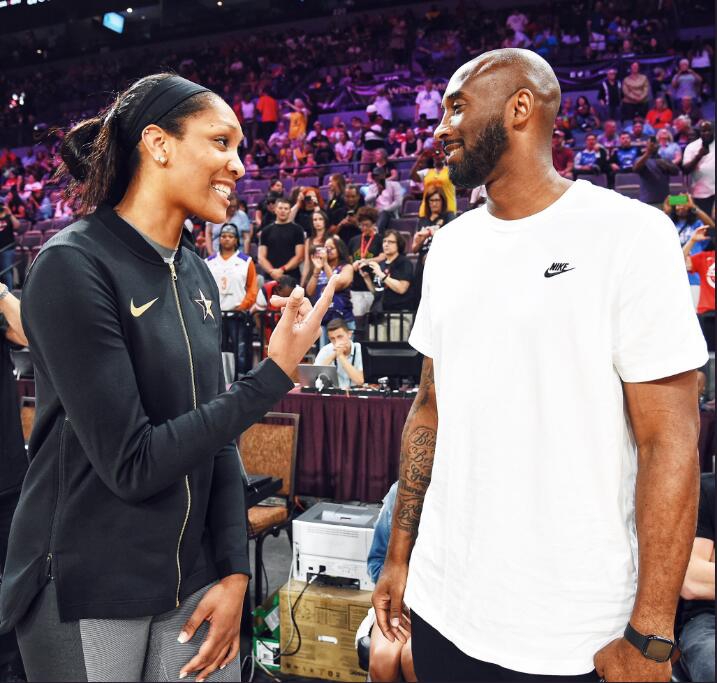 科比保罗现身WNBA全明星现场！科比还带着二女儿