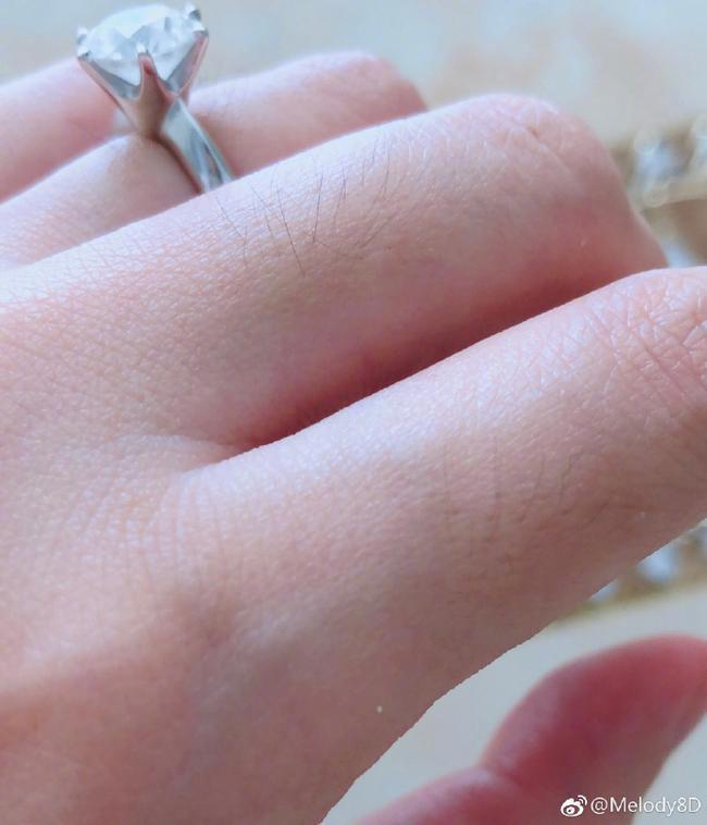 周琦与女友领证结婚！女方是一名空姐 两人已在一起6年