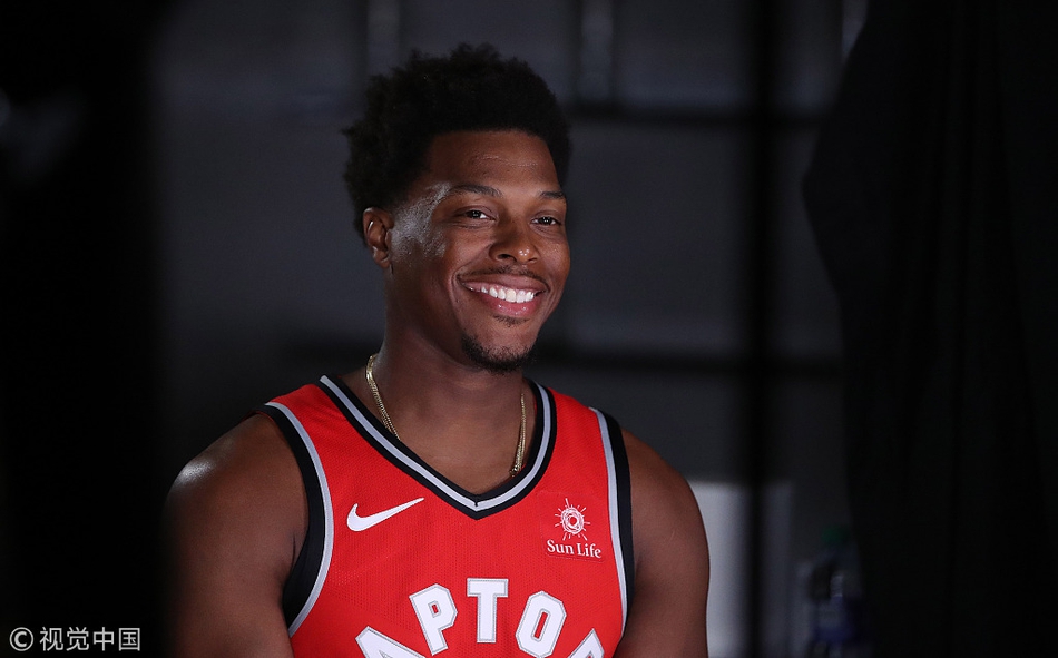 新北境之王正式登基！多年的面瘫也治好了 笑起来还挺帅