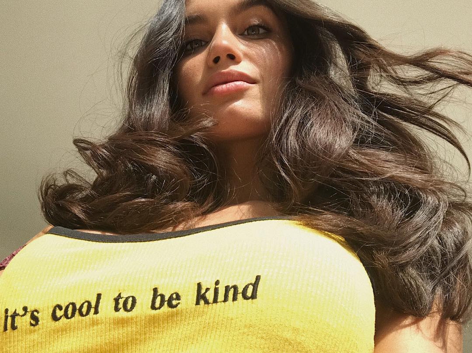 大帝带帝妃长城上高调秀恩爱！这身材这颜值太犯规了吧