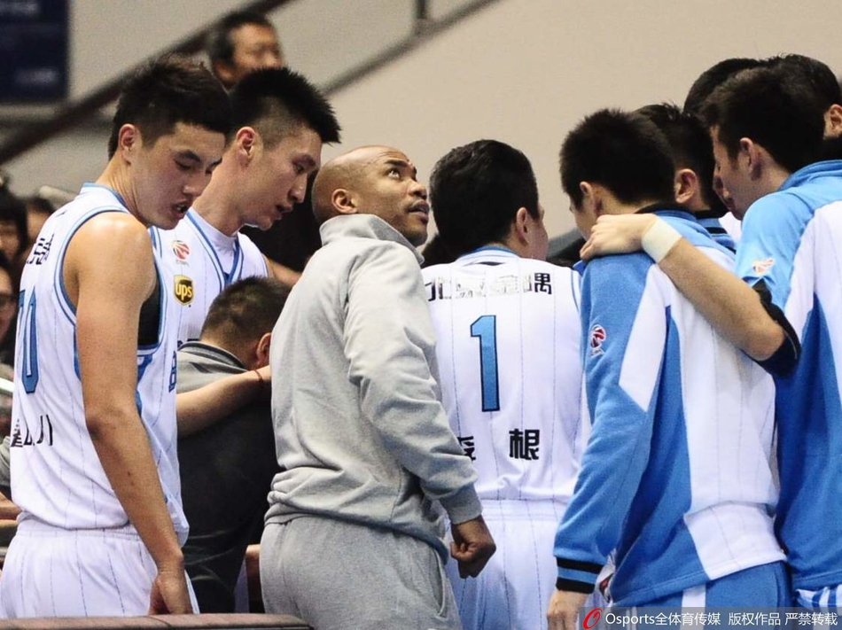 李根将与孙悦马布里重聚！回顾三人北京首钢时期合照