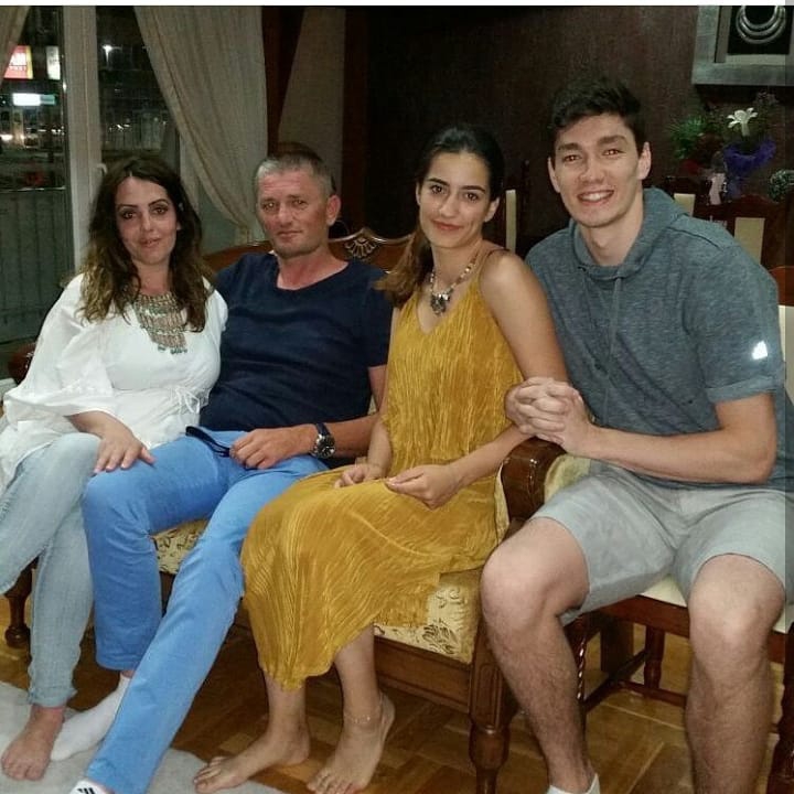 神似迪丽热巴！土耳其勒布朗与超美女友的幸福日常 太让人羡慕了