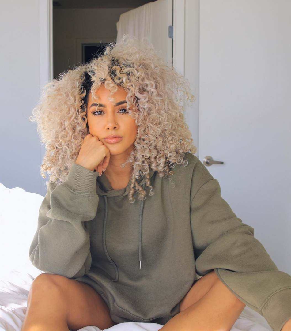 欧文亲口确认已和女友订婚！相恋近一年！用超大钻戒求婚