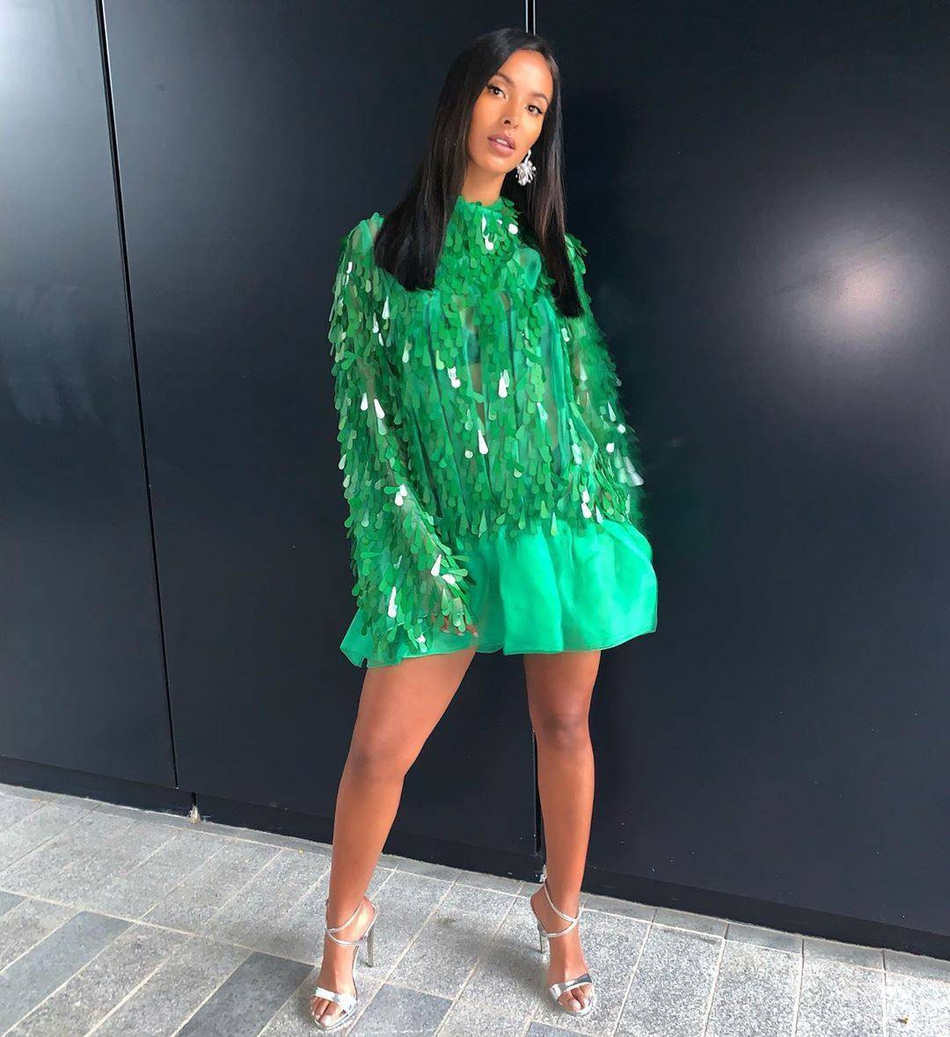 西蒙斯新女友曝光！25岁英国超红女主播！身材爆表完胜詹娜