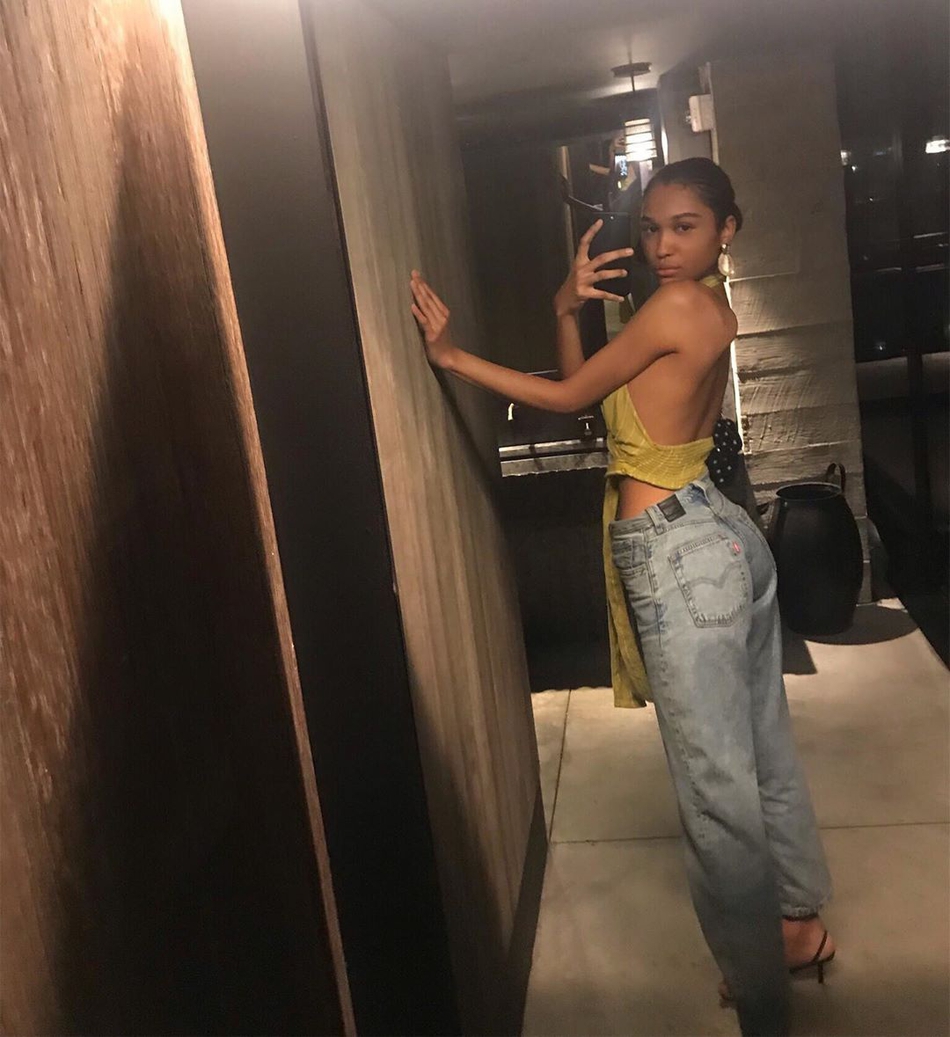 奥多姆大女儿晒性感照!22岁的她已长成大姑娘