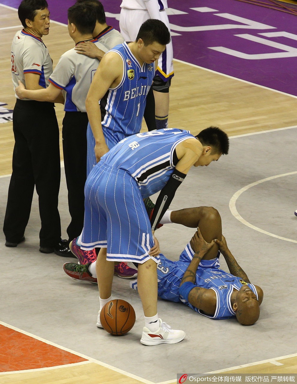 李根将与孙悦马布里重聚！回顾三人北京首钢时期合照