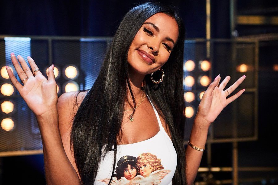 西蒙斯新女友曝光！25岁英国超红女主播！身材爆表完胜詹娜