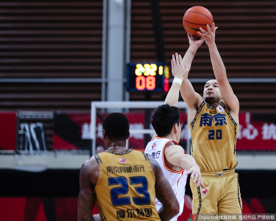 CBA第34轮:同曦125-122吉林