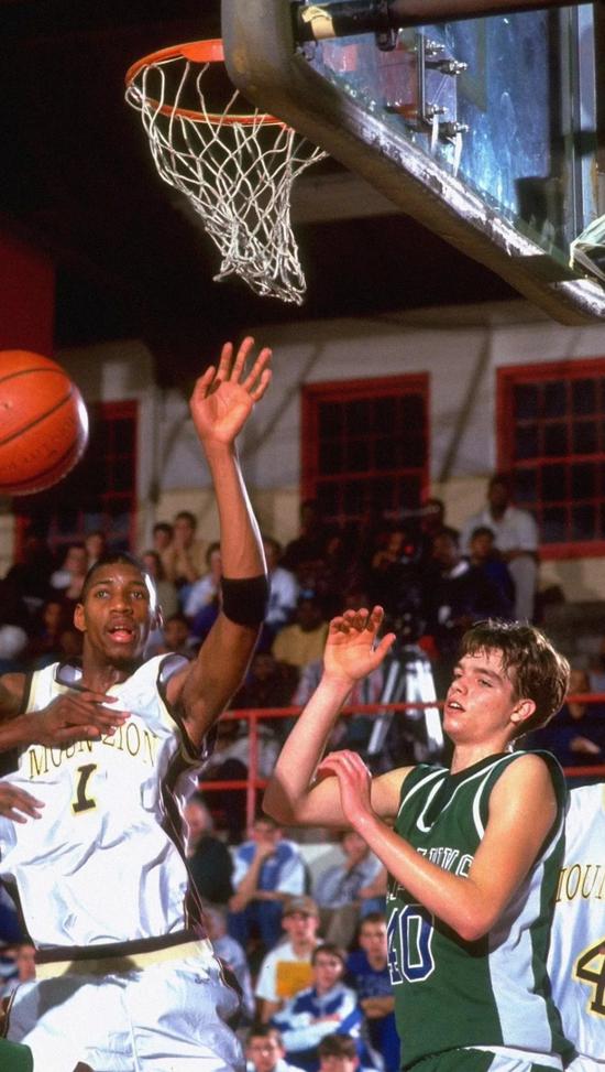 麦蒂高中时期赛场彩色高清写真：经典南瓜头 最后一张小腿太销魂