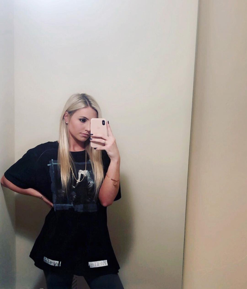 人生赢家！1.7亿先生大学时便追到超美女友！女排出身身材爆表