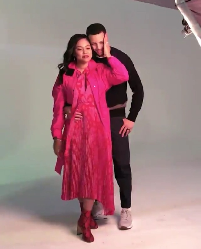 库里一家拍摄杂志封面 五口之家也太幸福了吧