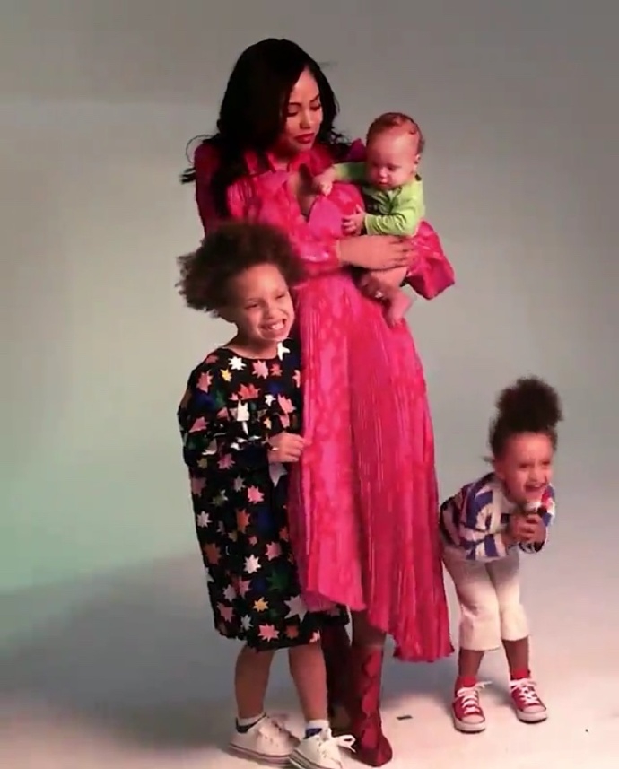 库里一家拍摄杂志封面 五口之家也太幸福了吧