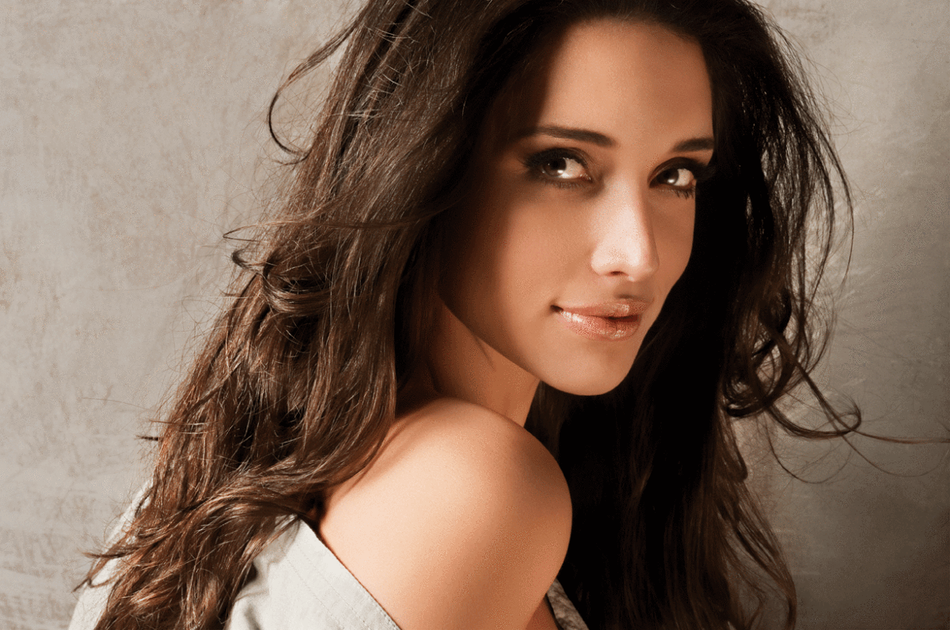 NBA最美人妻！她曾是世界环球小姐 颜值爆表身材火辣美的令人窒息