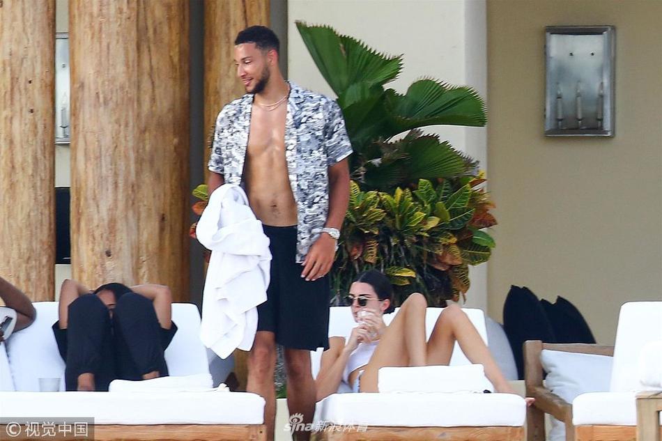 最强新人王公开承认与卡戴珊小妹恋情！两人在一起已三个多月