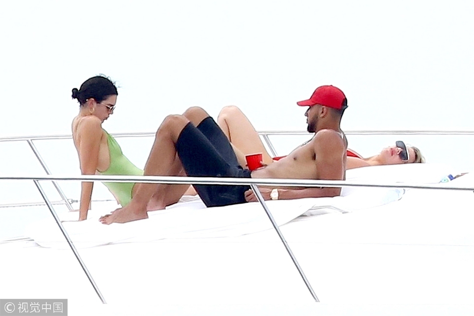 最强新人王公开承认与卡戴珊小妹恋情！两人在一起已三个多月