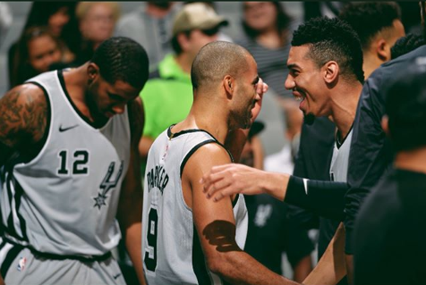 皇阿玛发深情长文告别马刺 十张老照片看哭了