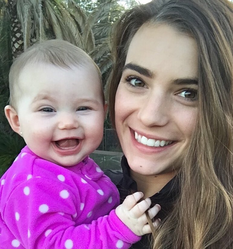 4投1中！海沃德妻子宣布将迎来第4个孩子 颜值超高的一家人