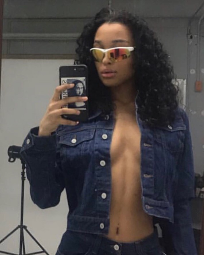 奥多姆大女儿晒性感照!22岁的她已长成大姑娘