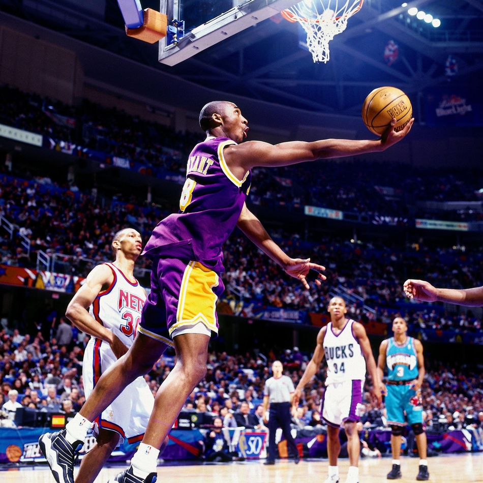 24张老照片回顾科比的新秀赛季：18岁的他，实力还配不上好胜心