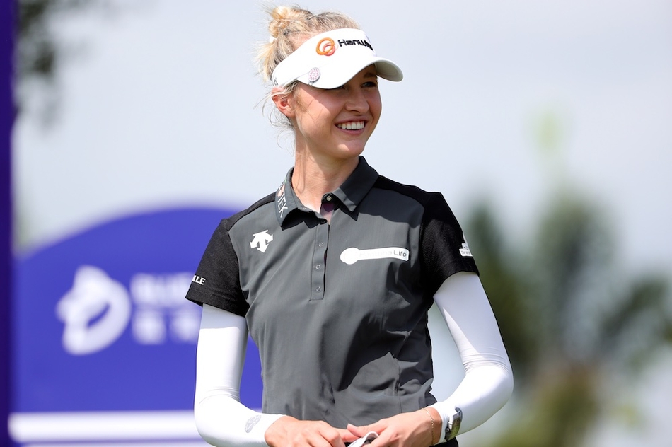 内莉-科达笑容迷人