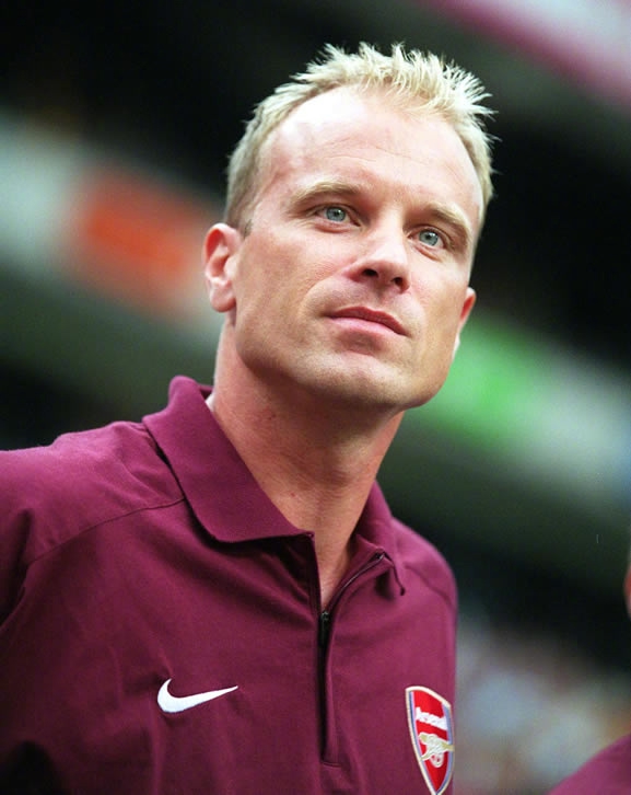 22年前的今天,博格坎普加盟阿森纳.