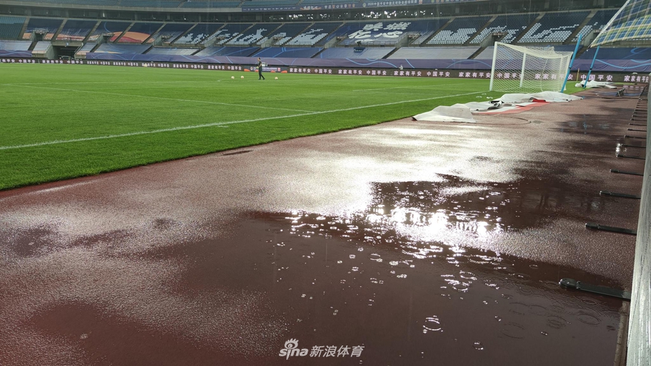 暴雨导致积水!豫沪战延期至26日进行