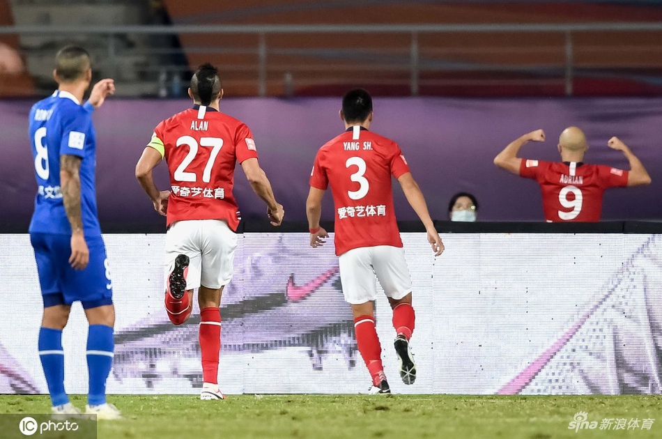 阿德里安首开纪录