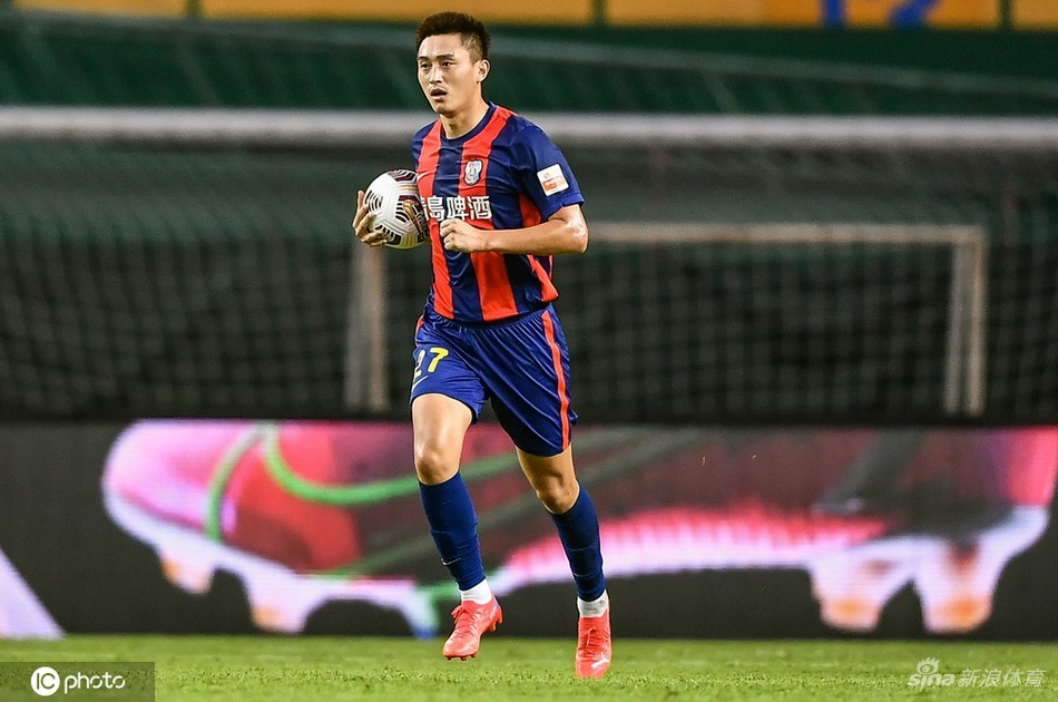 [中超]广州城4-2青岛队