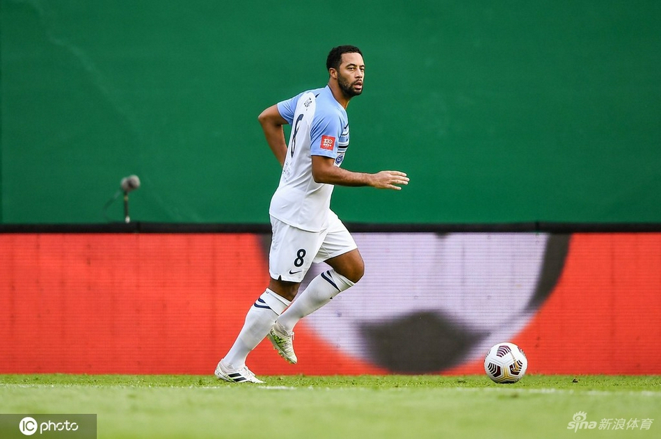 [中超]广州城4-2青岛队