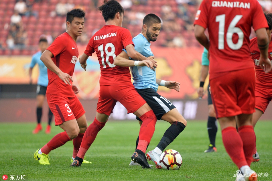 张诚贴防卡拉斯科