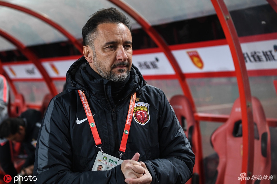 上港主帅佩雷拉