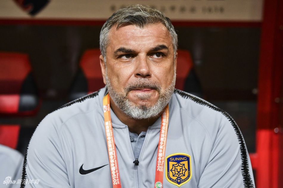 苏宁主帅奥拉罗尤