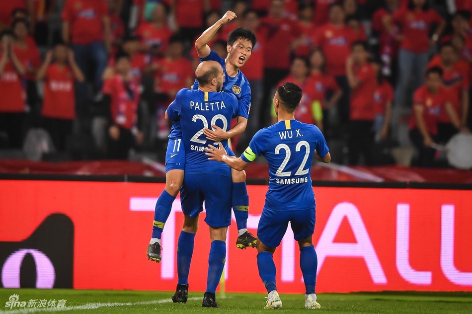 谢鹏飞首开纪录