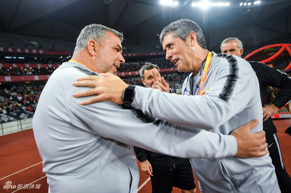 两主帅赛前热聊