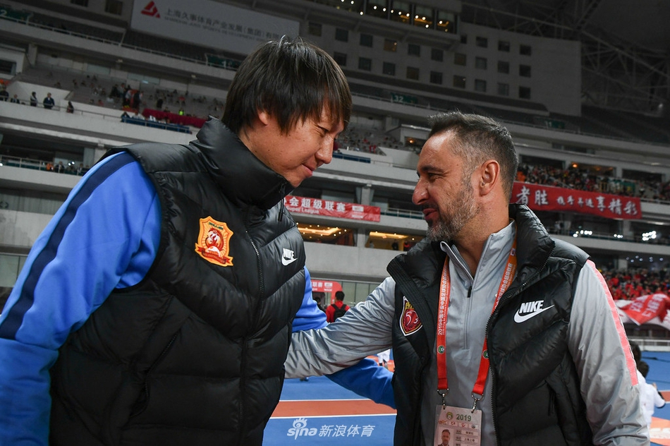两主帅赛前热聊