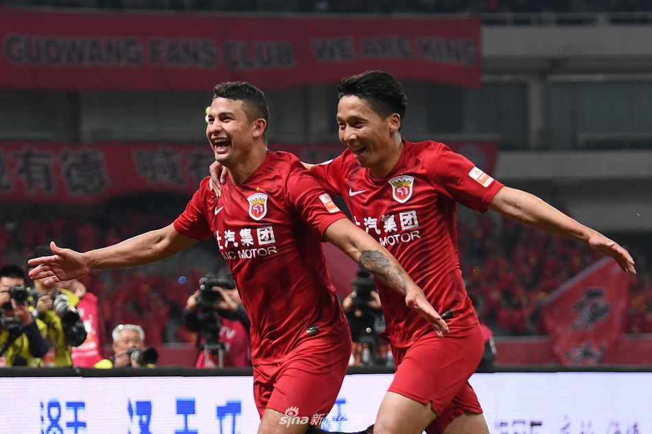 [中超]上海上港2-1武汉卓尔