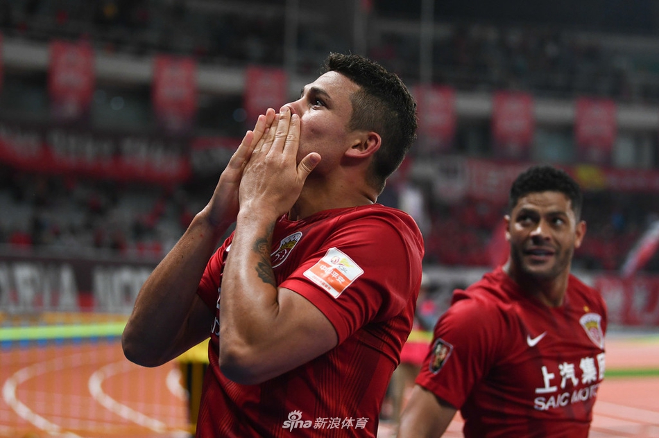 [中超]上海上港2-1武汉卓尔