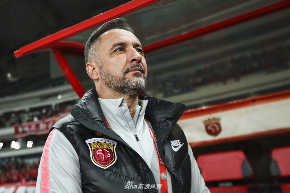 上港主帅佩雷拉