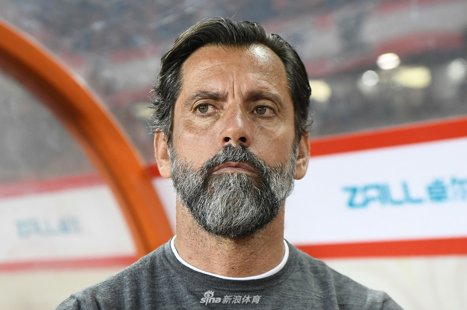 申花主帅弗洛雷斯