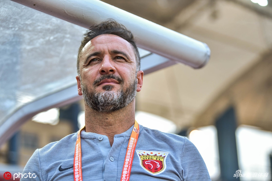 上港主帅佩雷拉