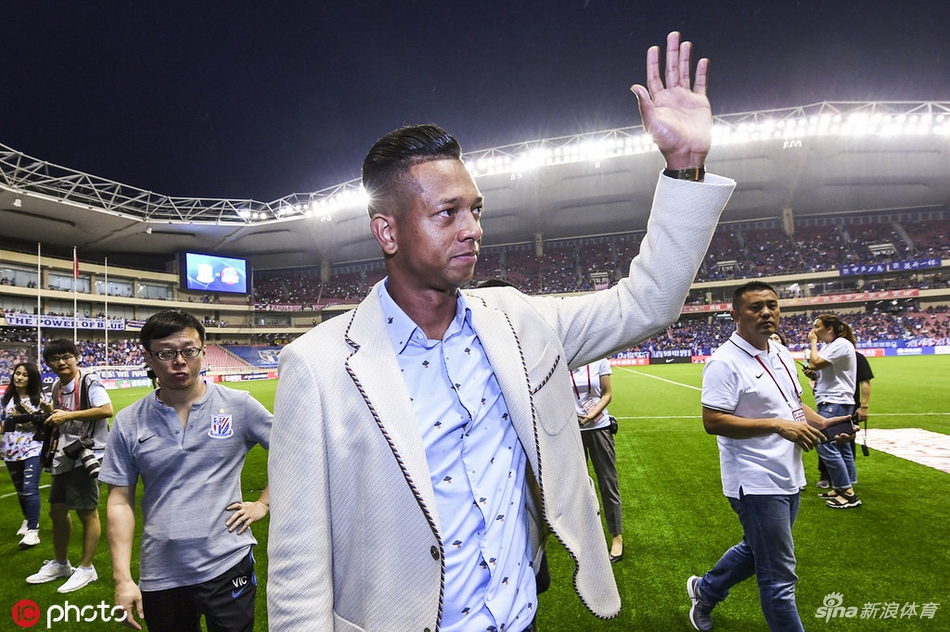 申花为瓜林举办百场纪念暨送别仪式