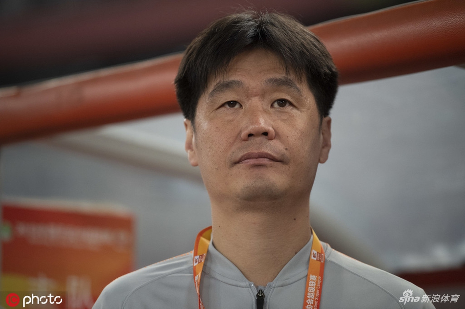 鲁能主帅李霄鹏