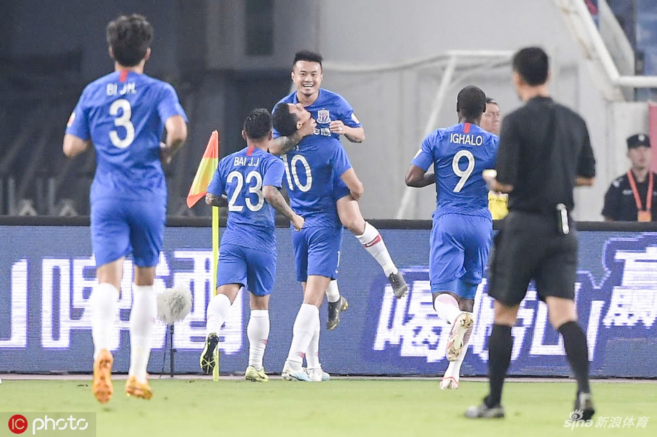 曹S定任意球破门