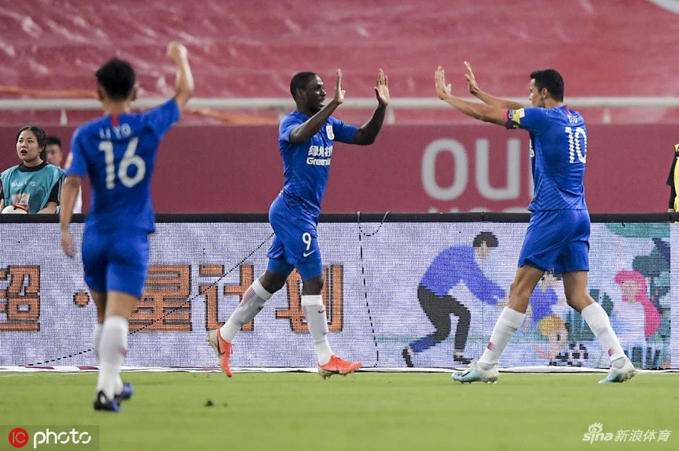 伊哈洛莫雷诺击掌