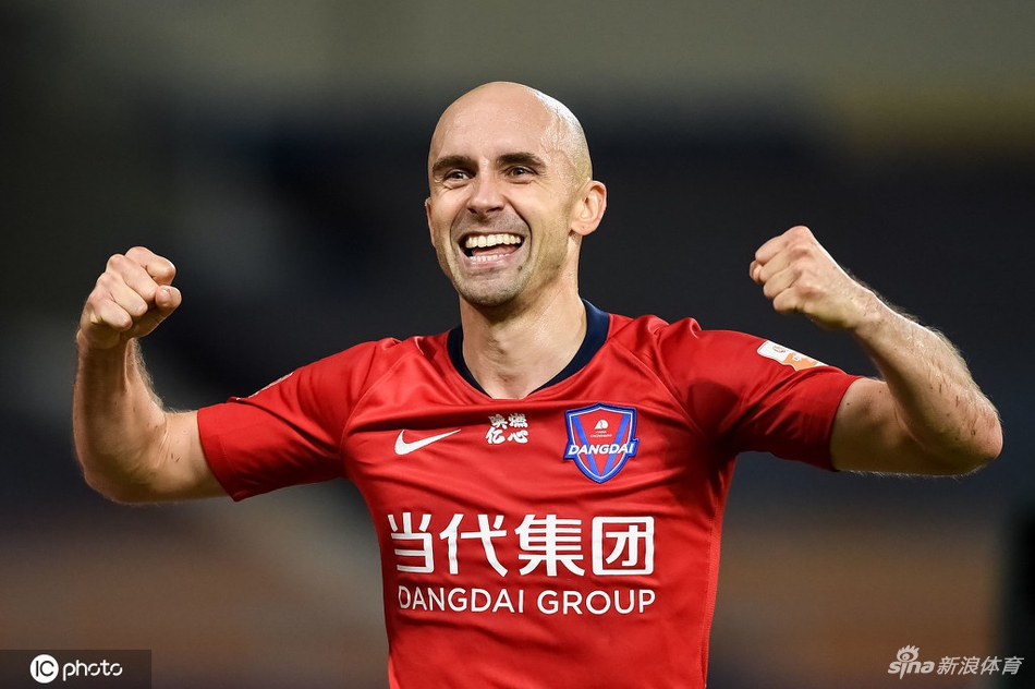 阿德里安双响锁定胜局