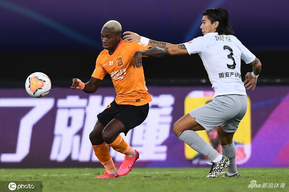 赵宇豪防守埃弗拉