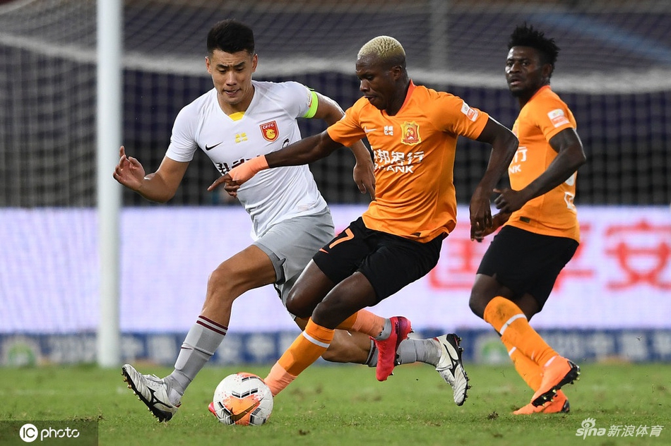 [中超]武汉卓尔0-2河北华夏幸福